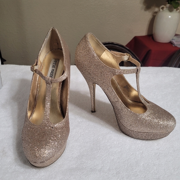 Steve Madden Gold Glittering Heels Size 8 - Picture 2 of 4